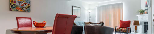 Dining Area at Williamsburg Apartments, Grand Prairie, 75051