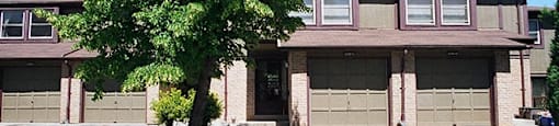 Waterford Townhouses in Mississauga, ON single car private driveway
