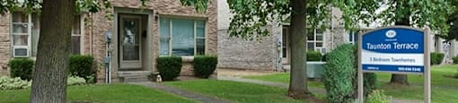 Taunton Terrace in Oshawa, ON exterior of property with monument sign