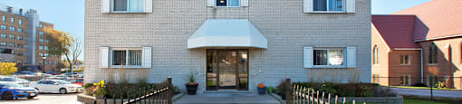 London Road Apartments exterior image of building in Sarnia, ON