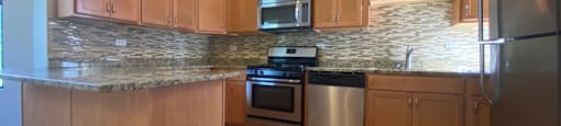 Beautiful kitchen with granite countertops - 2 Bedroom
