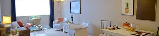 Spacious living room 