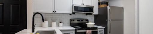 Ironwood at the Ranch Apartments kitchen with stainless steel appliances