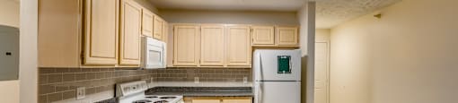 Spacious Kitchen in East Lansing Apartments near Michigan State University | Park Place