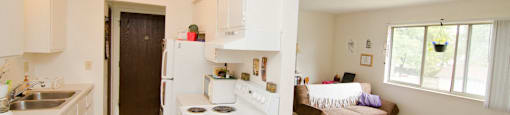 Spacious Kitchen and Living room in East Lansing Apartments near Michigan State University | Valley Forge