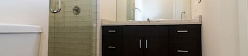 751 Buckingham Bathroom