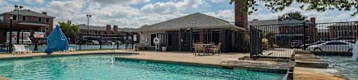 Front Pool View at Williamsburg Apartments, Grand Prairie, Texas