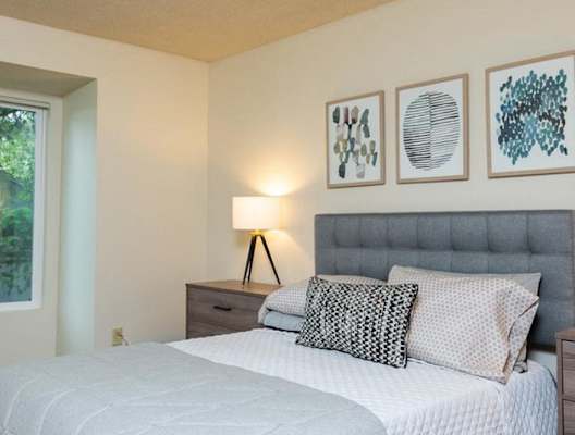 St James on Hall | Bedroom