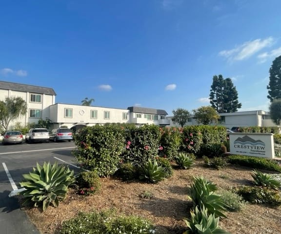 Front View of Crestview Townhomes