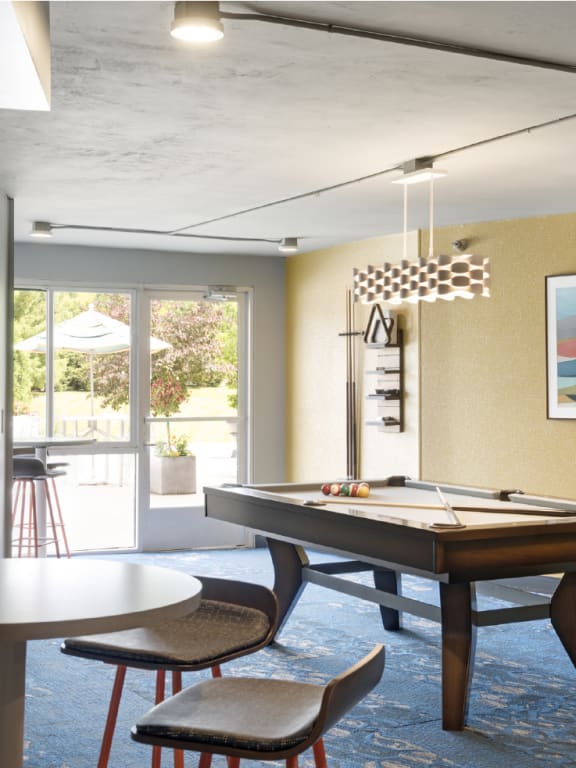 Apartments in Bloomington, MN Pebblebrook Court