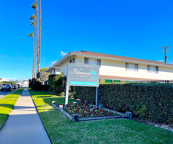 Palmwood Gardens Apartment Homes in Garden Grove, California featuring 2 bedrooms and swimming pool.