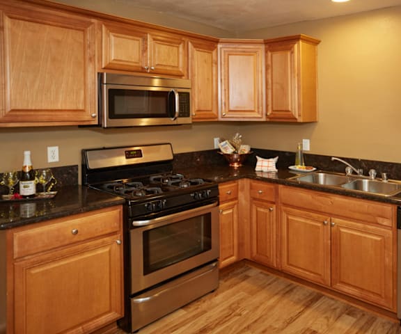 Towne Centre at Orange Apartment Homes in California near Anaheim featuring one bedroom, two bedroom and three bedroom apartments.