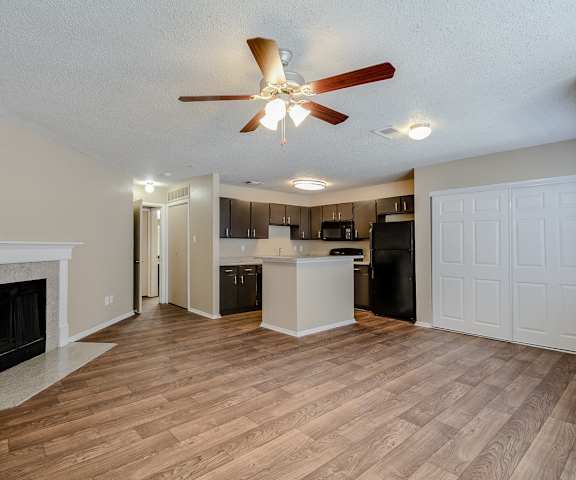 Ceiling Fan at Bravo Apartment Living, Arlington, TX, 76006