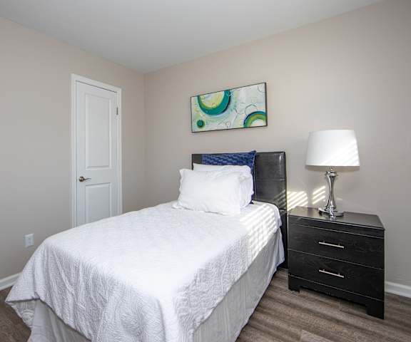 Second Bedroom in Country Club Apartments in Williamsburg VA 