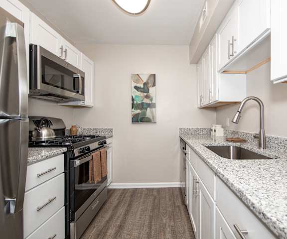 Kitchen in Country Club Apartments in Williamsburg VA 