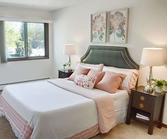 Gorgeous Bedroom at Central Park Manor, Hopkins, MN