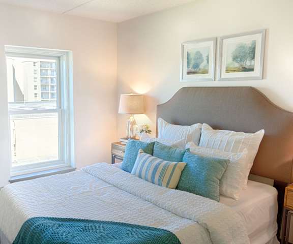Comfortable Bedroom at Knollwood Towers East Apartments, Minnesota, 55343