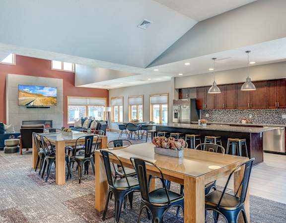 clubhouse interior seating and decor at fountain glen apartments in lincoln nebraska