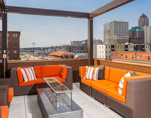Rooftop Skydeck with Downtown View at Confluence on 3rd Apartments in Des Moines in Downtown Des Moines