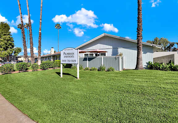 Palmbrook Apartment Homes entrance.