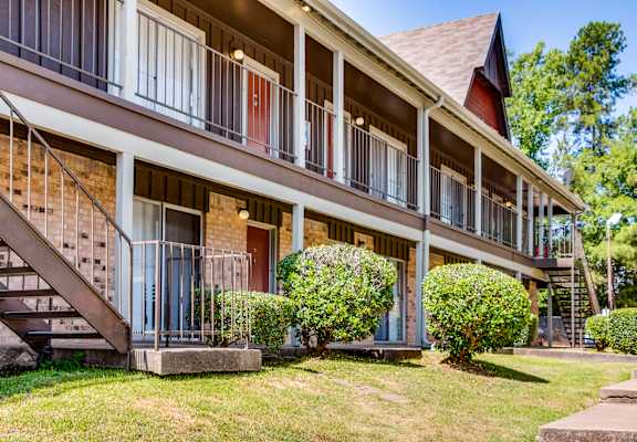 Apartment Exterior 2 at The Abbey in Longview TX