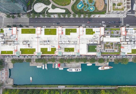 Chicago Luxury Apartments in Streeterville overhead view with Ogden slip river