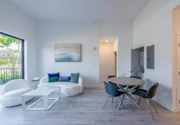 Countyline Apartments in Miami FL photo of living room and dining room area