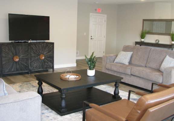 clubhouse at the retreat on 6th