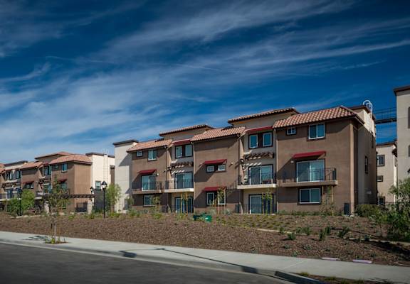 Street view of apartment building of Rio Vista Apartments, Los Angeles, CA
