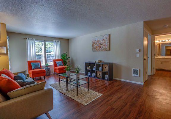 Living Area at Commons at Dawson Creek Apartments, Oregon