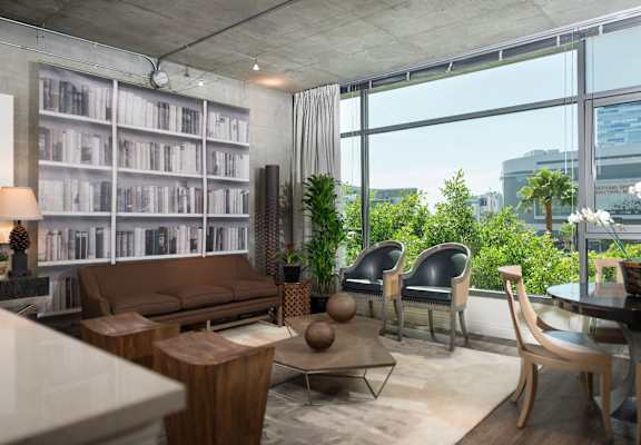 Expansive 10 To 14 Ft Ceilings at Met Lofts, Los Angeles, California
