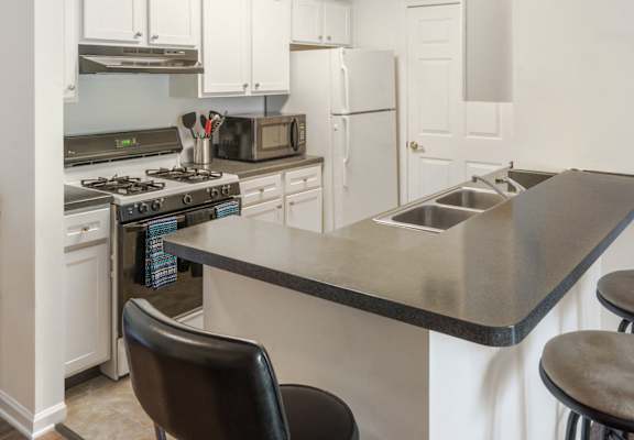 Kitchen at Boulder Pointe Apartments in Middletown, NY 10940