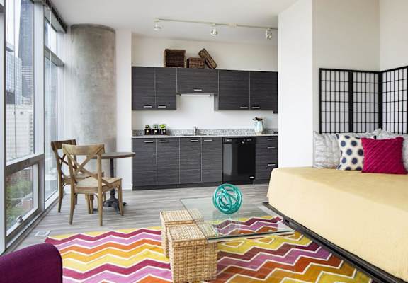 Spacious living room at Eight O Five, Illinois, 60610