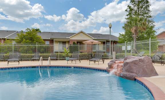 Mountain View Apartment Homes, Tuscaloosa, AL, Resort Style Pool