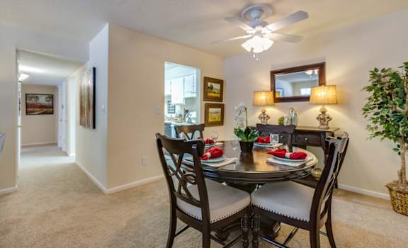 High Country Apartments Dining Room Tuscaloosa, AL