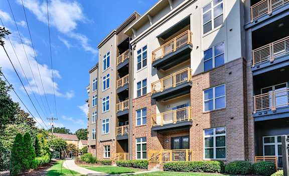 Apartment Building Exterior at Elizabeth Square Apartments in Charlotte, NC 