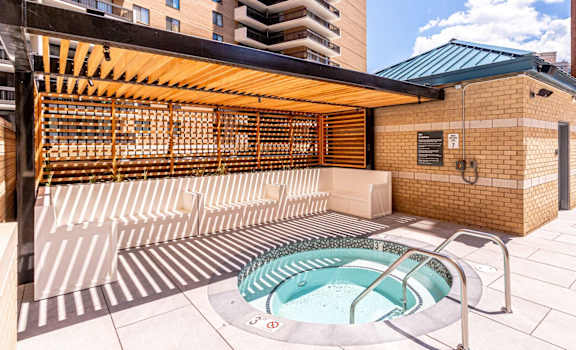 Ballston place apartments pool, pool deck, lounge and hot tub