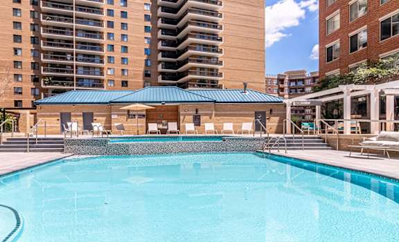 Ballston place apartments pool, pool deck, lounge and hot tub