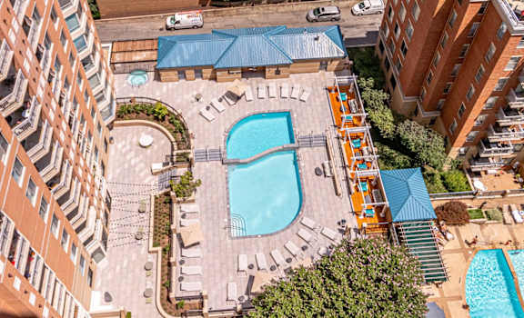 Ballston place apartments pool, pool deck, lounge and hot tub
