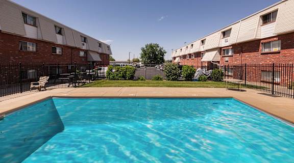 the preserve at ballantyne commons pool and apartment buildings