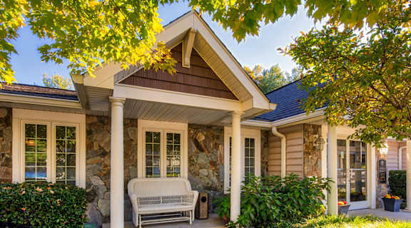 Exterior_Leasing_Office_Barrington_36_
