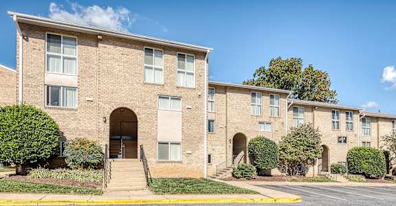 Maplewood Villas Apartments Building Photo