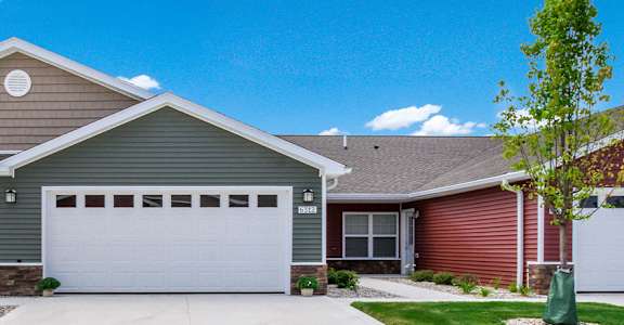 Chardon Ohio Apartment Rentals Redwood Living Redwood Chardon Flash Gallery Exterior