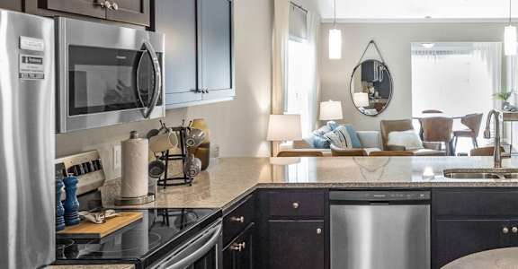 Greenfield Indiana Apartment Rentals Redwood Living Redwood Greenfield Flash Gallery Kitchen