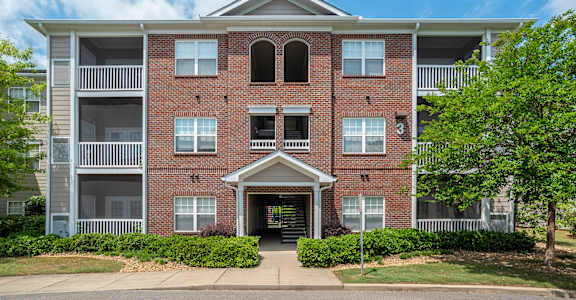 Exterior at Broadstreet at EastChase Apartments, Alabama