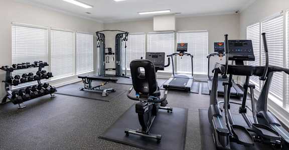Fitness Center along with Fitness equipment at Southaven Pointe Apartments, Southaven, 38671