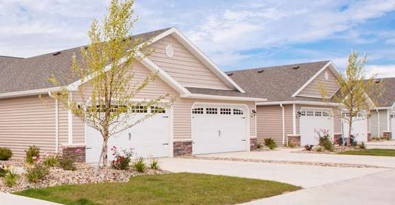 Valley City Ohio Apartment Rentals Redwood Valley City Exterior
