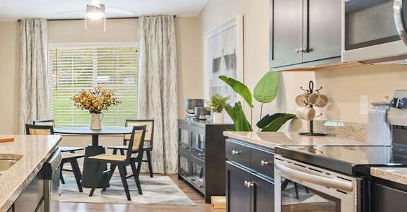 Lafayette Indiana  Apartment Rentals Redwood Lafayette Flash Gallery Kitchen to living