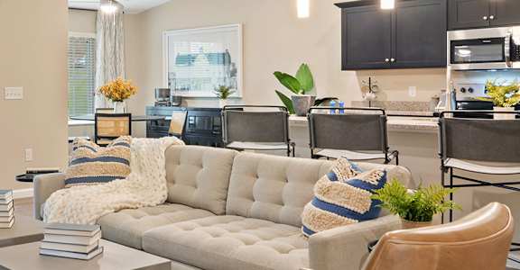 Lafayette Indiana  Apartment Rentals Redwood Lafayette Flash Gallery Living
