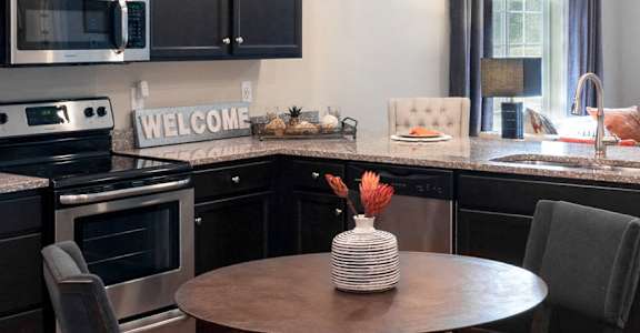 Wadsworth Ohio Apartment Rentals Redwood Living Redwood Wadsworth Flash Gallery Kitchen Option 2